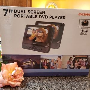 7' Sylvain Double screen DVD player